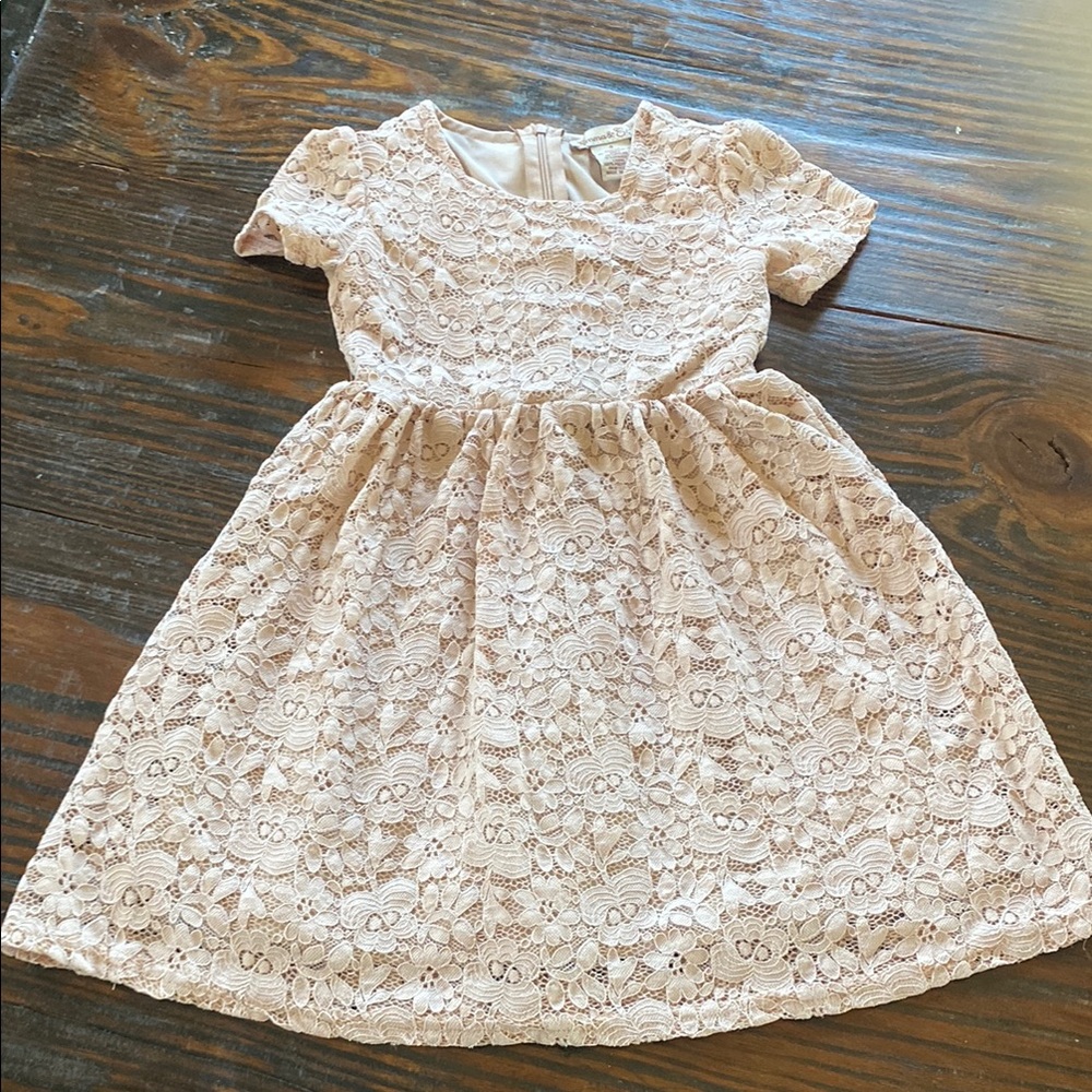 Lace girls Dress in dusty pink size 4 Emma & Elsa Easter flower girl